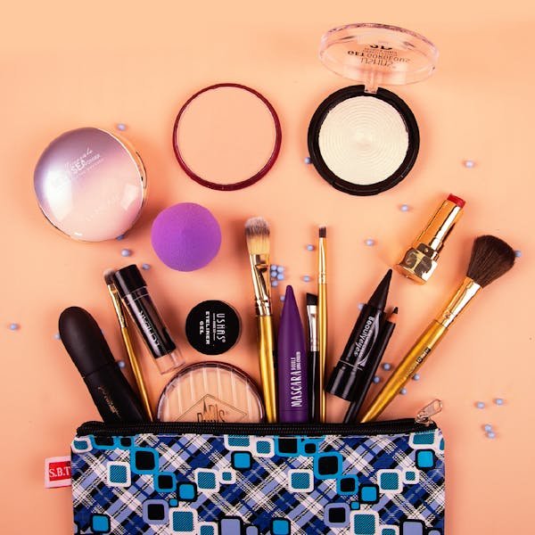 Découvrez l'essentiel des produits corps, visage et cheveux